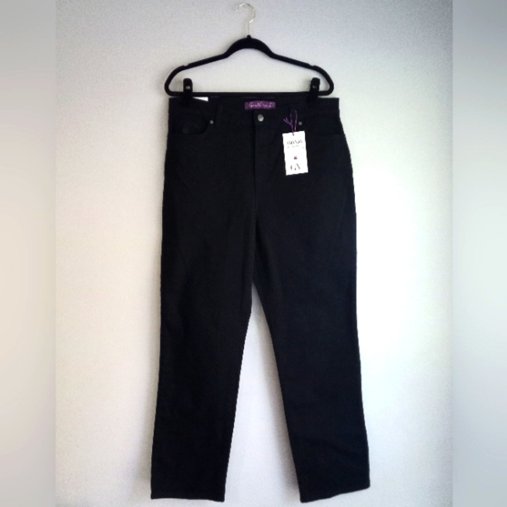 NEW WITH TAG BLACK JEANS SIZE 16
